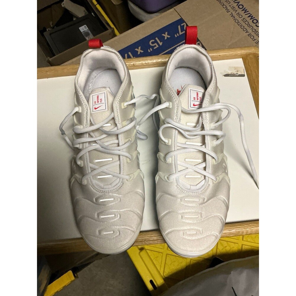 Nike Air VaporMax Plus Men’s Low Top Lace Up Sneakers White Univ Blue DV2119-100